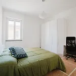 Spina Flat