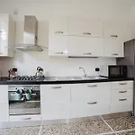 Spina Flat
