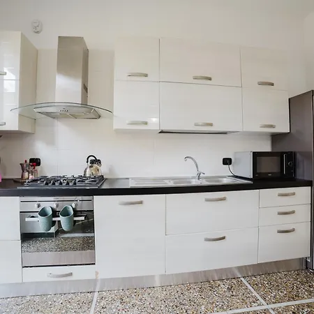 Spina Flat